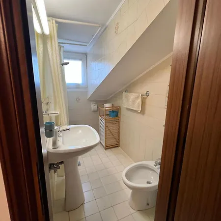 Apartment Mansarda 7 Trilocale, Bafile241 - 2' Piano No Ascensore - Adria - Family Lido di Jesolo